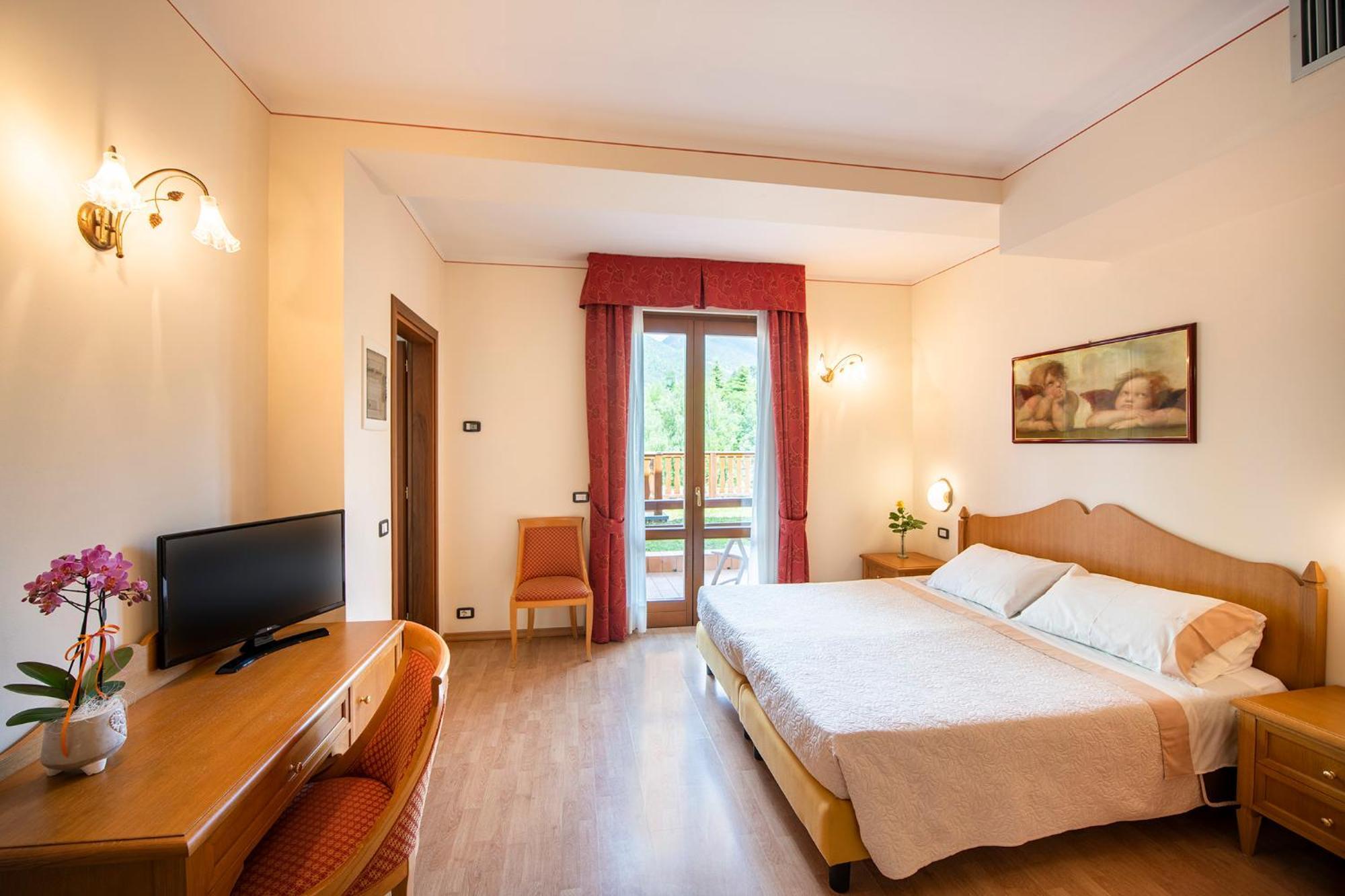 Hotel Pineta Campi Tremosine Стая снимка