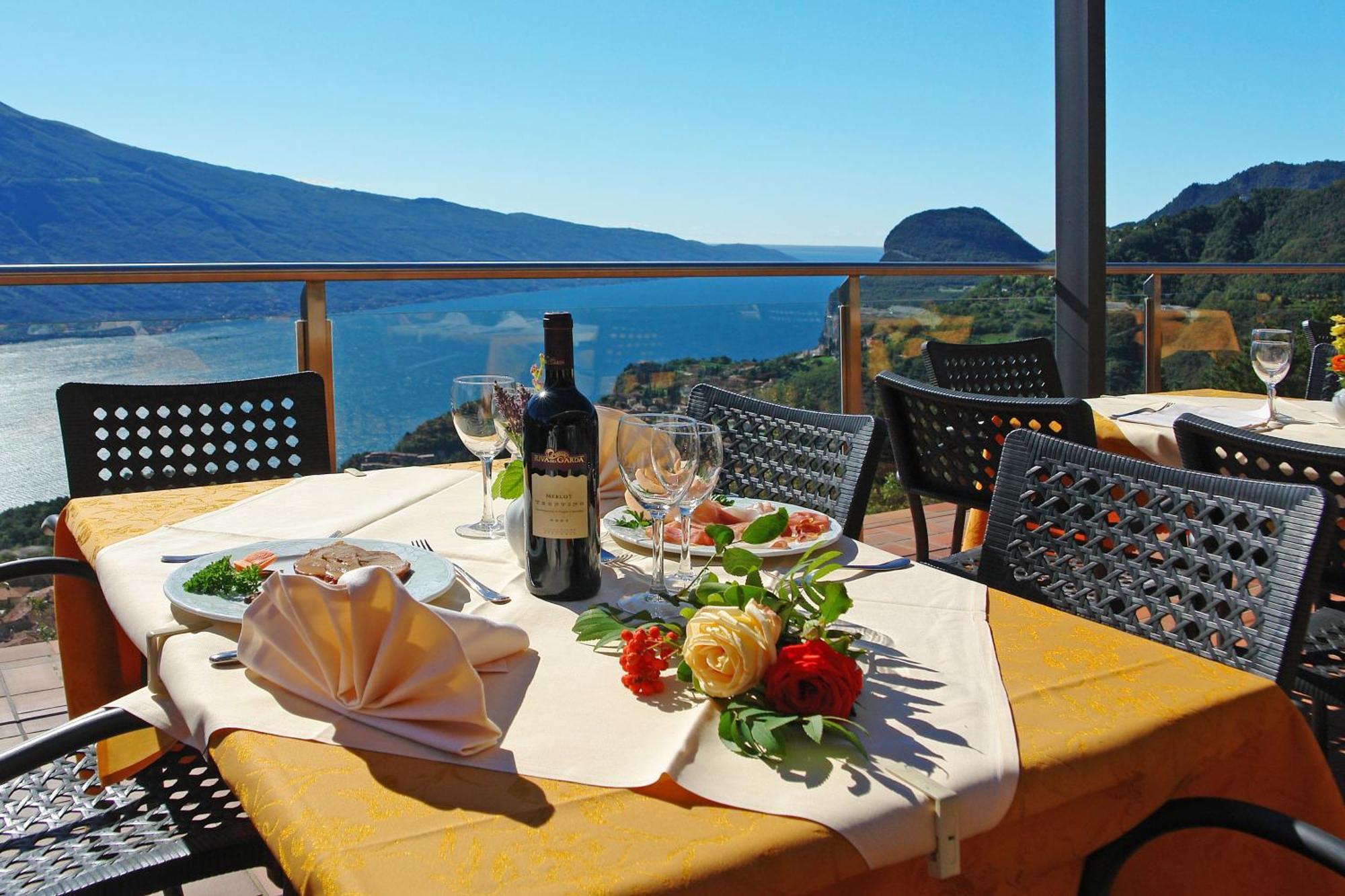 Hotel Pineta Campi Tremosine Екстериор снимка